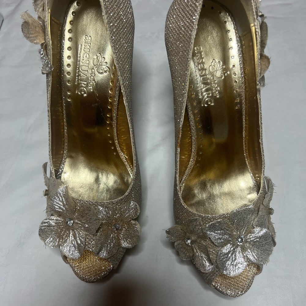 Glamorous Gold High Heel Party Shoes